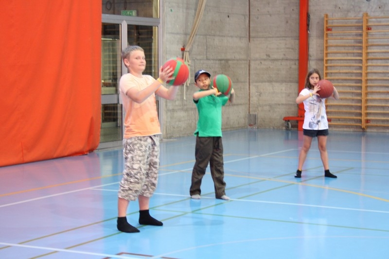 Village Camps International Summer Camp Leysin, Switzerland 2026-08-15 https://www.villagecamps.com/journals_admin/images/707-24-basketball (42).jpg